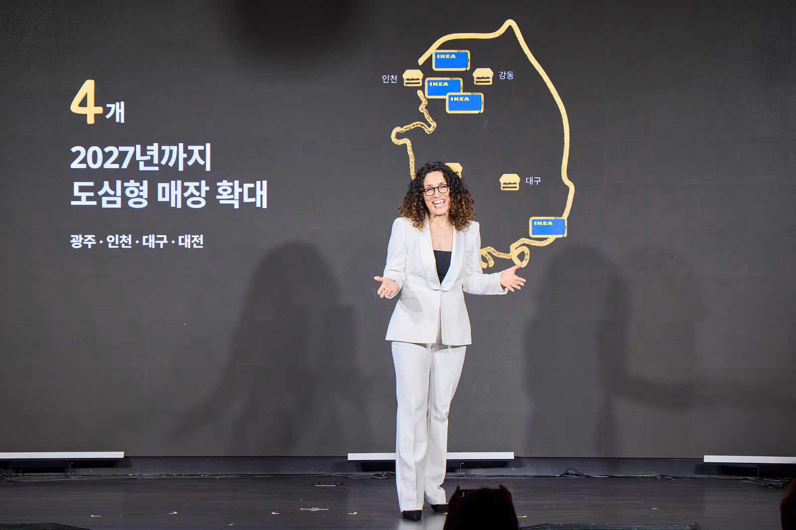 20일 서울 강서구 마곡동 NSP홀에서 진행한 '이케아 홈 리이매진 미디어 데이'에서 이사벨 푸치(Isabel Puig) 이케아코리아 대표 겸 최고지속가능성책임자(CSO)가 도심형 매장에 대해 발표하고 있다. /이케아코리아 제공