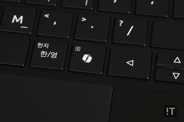 에이서 스위프트 고 16 AI(SFG16-74-7412) 키보드에 마련된 코파일럿 키 / 권용만 기자