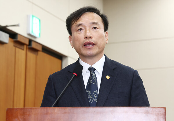 김종철 방송미디어통신위원장이 3월 24일 오후 서울 여의도 국회에서 열린 과학기술정보방송통신위원회 전체회의에서 발언하고 있다. / 뉴스1