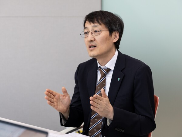 조대헌 하나증권 AI디지털전략본부장이 IT조선과의 인터뷰에서 질문에 답하고 있다. / 하나증권