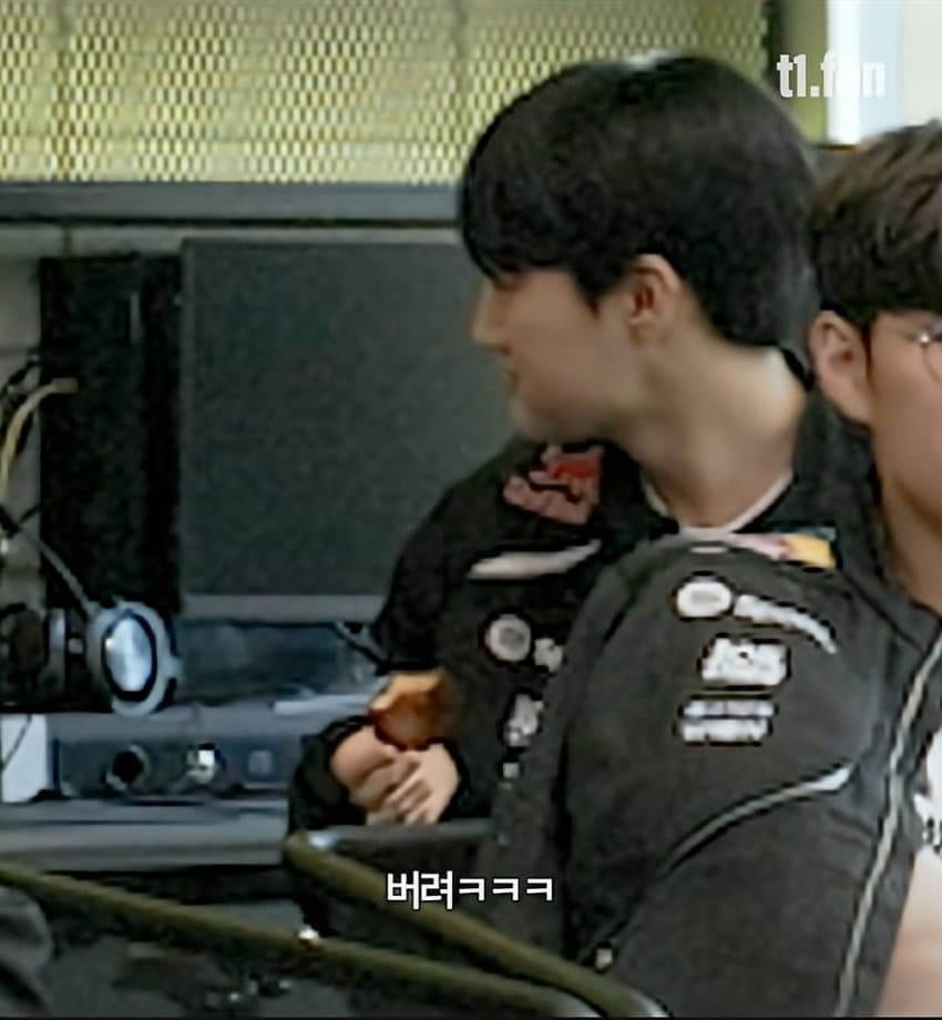 1ebec223e0dc2bae61abe9e74683726d30d6aecbee758aa594a2613df9b5bd2e055d413873a09859915fd1112b133afc8414