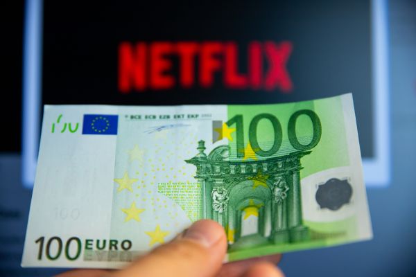 이탈리아 법원이 넷플릭스의 과거 요금 인상을 위법으로 판단하고 가입자 환불을 명령했다. [사진: 셔터스톡]