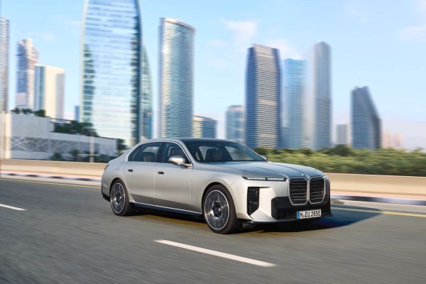 BMW가 7시리즈에 노이에 클라세 아키텍처를 적용했다. [사진: BMW]