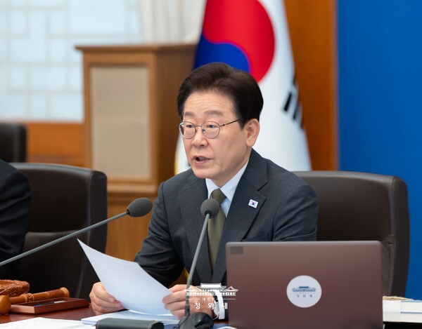제16회 국무회의 겸 제5차 비상경제점검회의에서 발언 중인 이재명 대통령 [사진: 청와대]