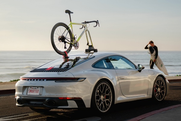 스마트 석션 고는 압력 센서와 앱 연동으로 고정 상태를 상시 확인하게 해, 흡착식 랙을 실사용 영역으로 끌어오는 데 초점을 맞췄다. [사진: 알렌]