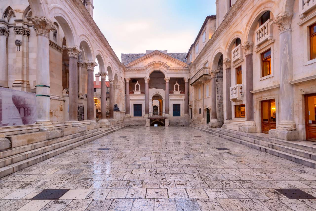 Diocletian’s Palace / Designed by Freepik
