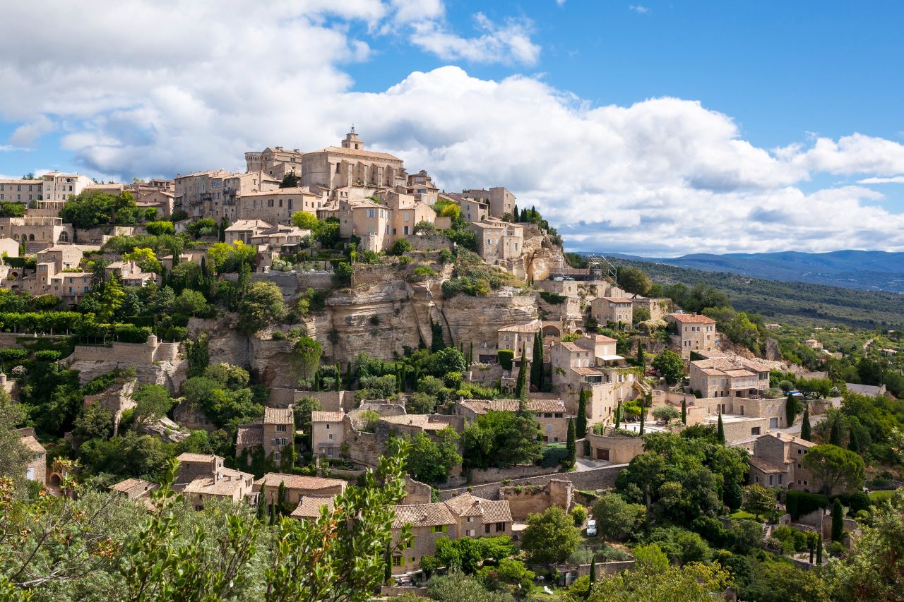 &nbsp;   What kind of place is Aix-en-Provence?