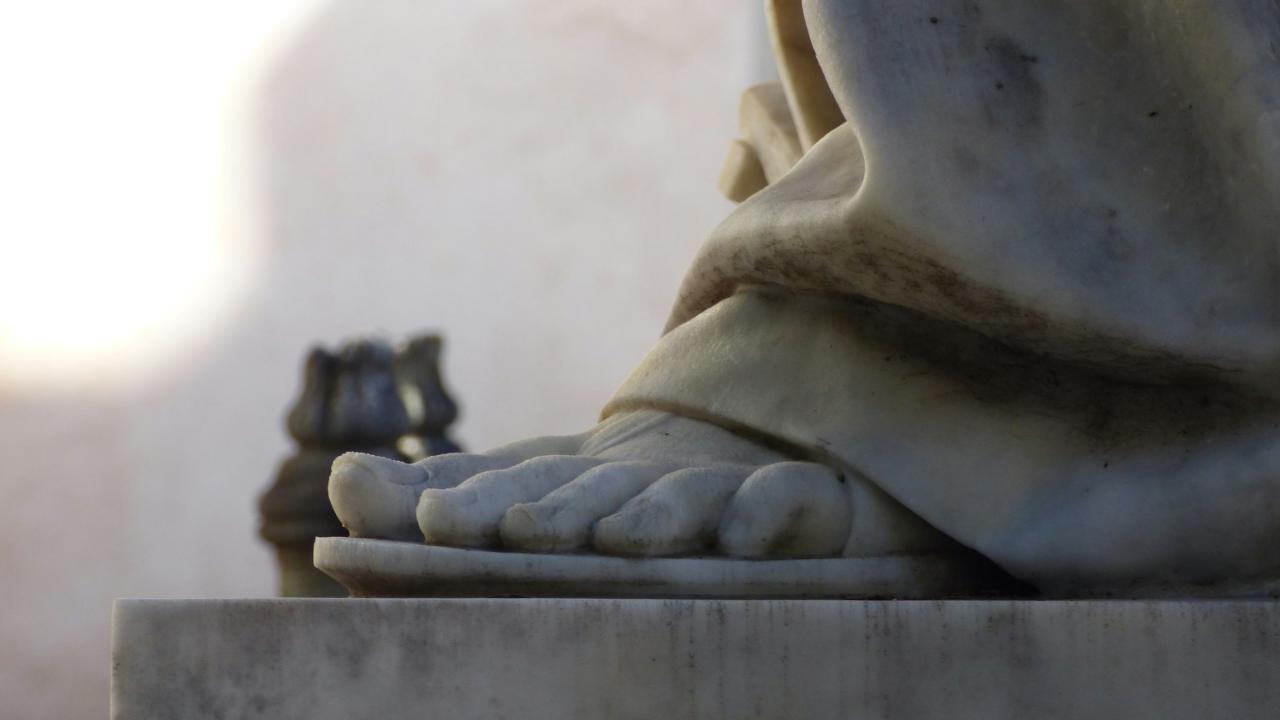 Left big toe / Photo=unsplash@Marcelo Irigoyen