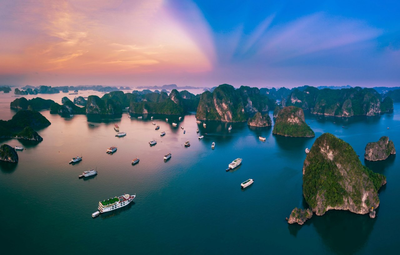 베트남 북부의 자존심 하롱베이 / 사진=unsplash@Vivu Vietnam