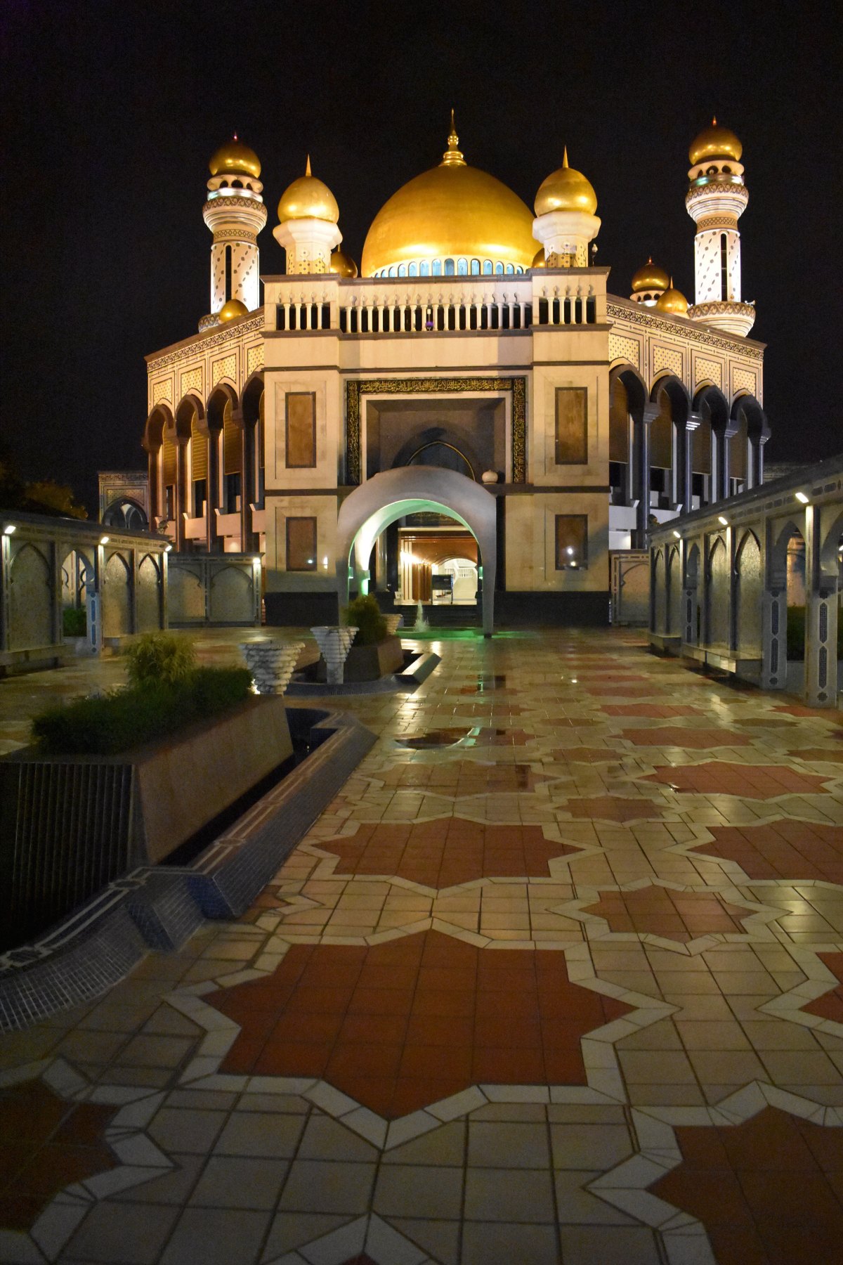 순금으로 도배된 유적 / 사진=pixabay@AdamHillTravel