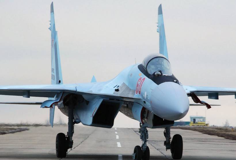 Su-35S 다목적 전투기의 배치는 러시아 항공 우주군에 배치되었습니다.