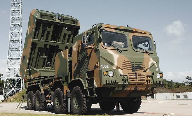 폴란드! 미국산 HIMARS 다연장로켓을 버리고 한국산 K-239 천무를 선택한 이유! | 군사돋보기