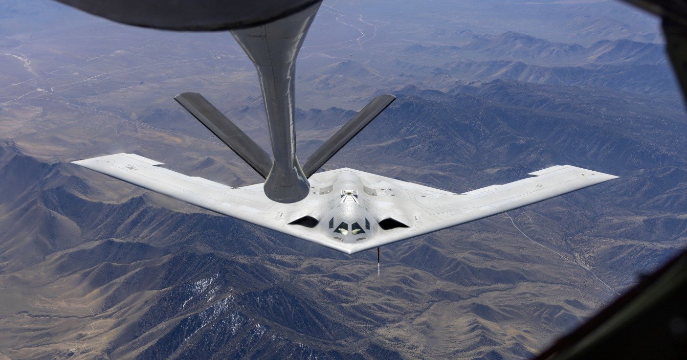 침묵의 암살자' 후계자 'B-21' 공개…中 견제 핵심 전략 자산 부상｜동아일보