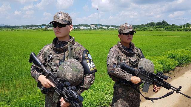 한국 군대는 힘들다며 ''북한으로 월북한 일병에게'' 생긴 충격적인 일 | 오버히트