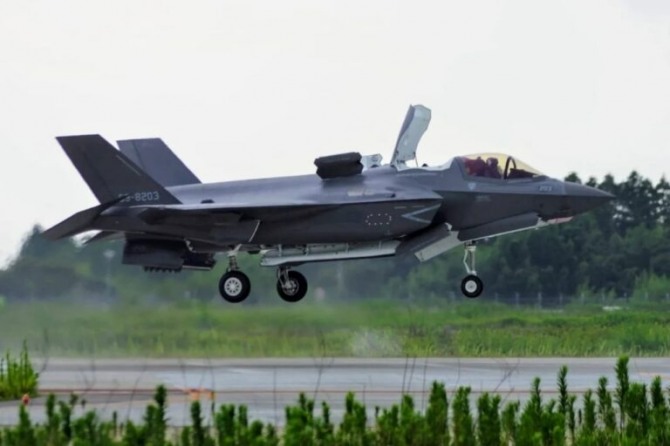 日, '전쟁 가능한 국가' 향한 날개 폈다…F-35B 스텔스기 뉴타바루 기지 실전 배치 - 글로벌이코노믹
