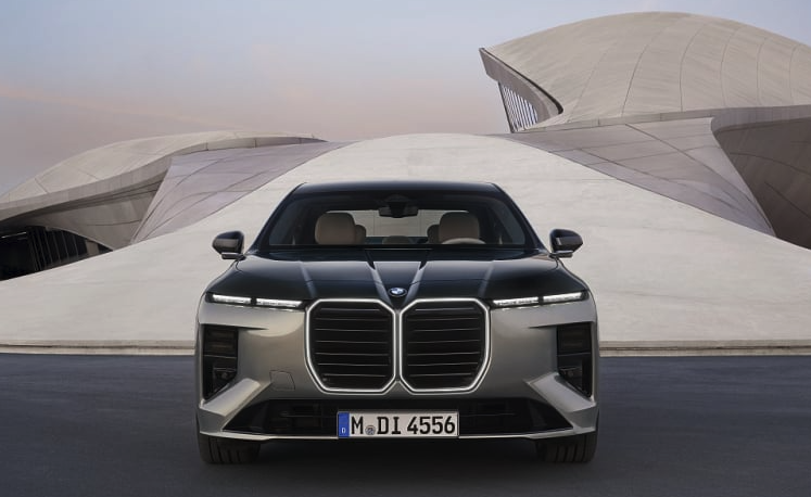 드디어 공개 BMW 7시리즈 부분 변경 모델 출시는 7월부터?