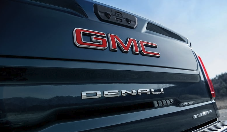 GMC 시에라 드날리 스칼렛 나이트에디션 어떤게 다른가?