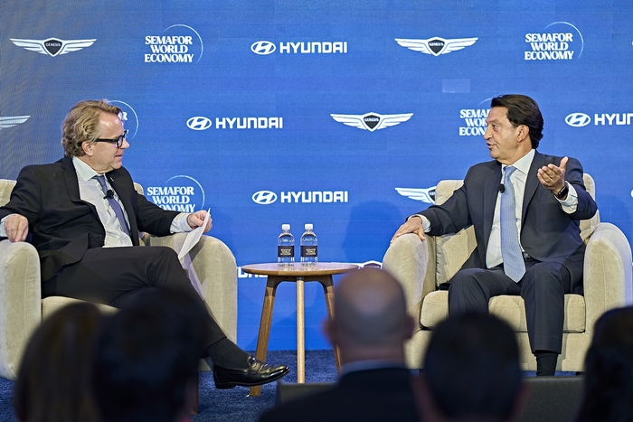 2026 세마포 월드 이코노미에서 발언 중인  호세 무뇨스 사장. 사진 | 현대차