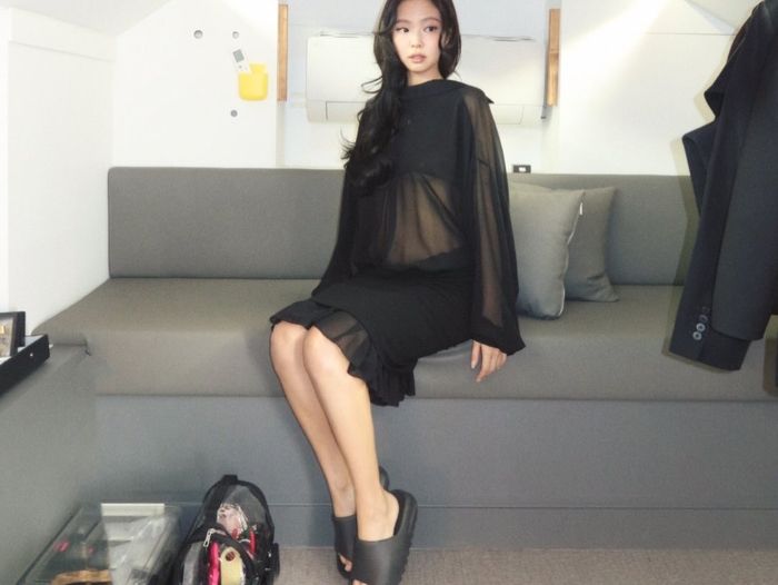 &nbsp;Jennie SNS