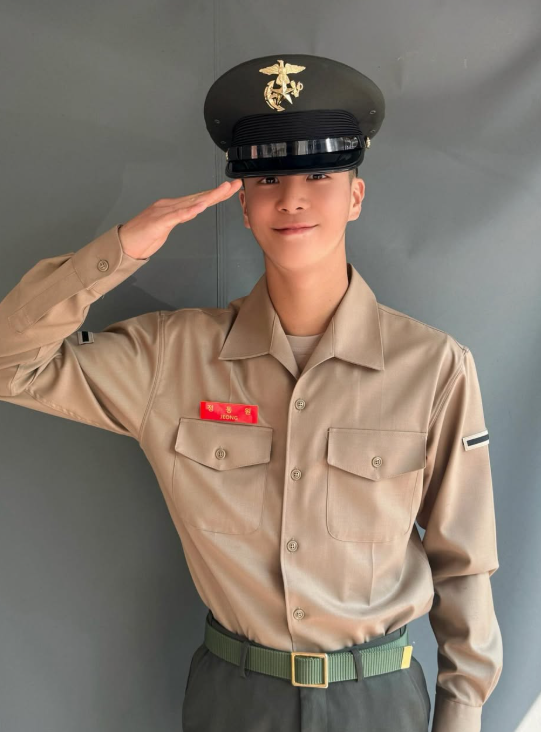 Singer Jung Dong-won Completes Marine Corps Training: What’s Next for His Fans?