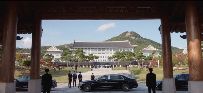 메르세데스-벤츠 코리아, MBC 드라마 ‘21세기 대군부인’에 차량 13대 및 제작 지원. 사진 | 메르세데스-벤츠 코리아