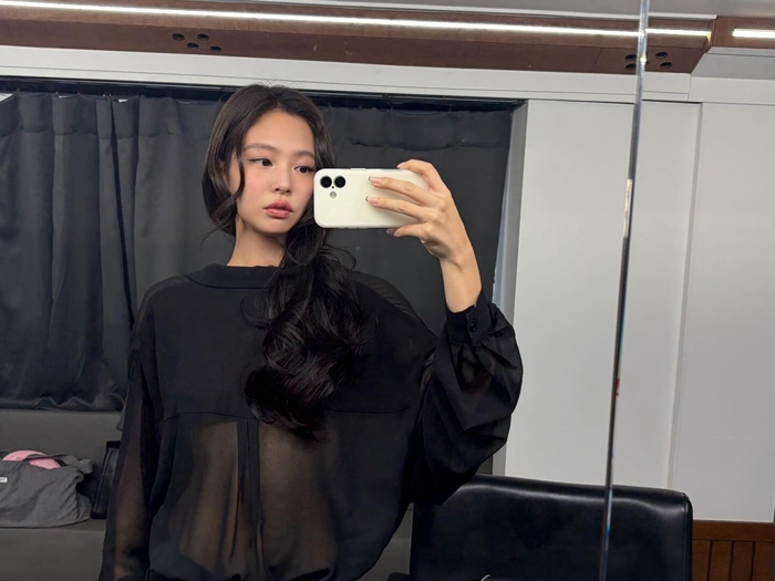 BLACKPINK’s Jennie Stuns in Sheer Fashion: What You Need to Know About Jacquemus Collaboration