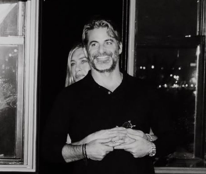 Jennifer Aniston and Jim Curtis / Credit: Instagram