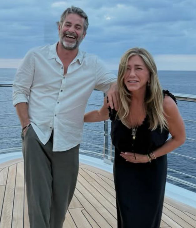 Jennifer Aniston and Jim Curtis / Credit: Instagram