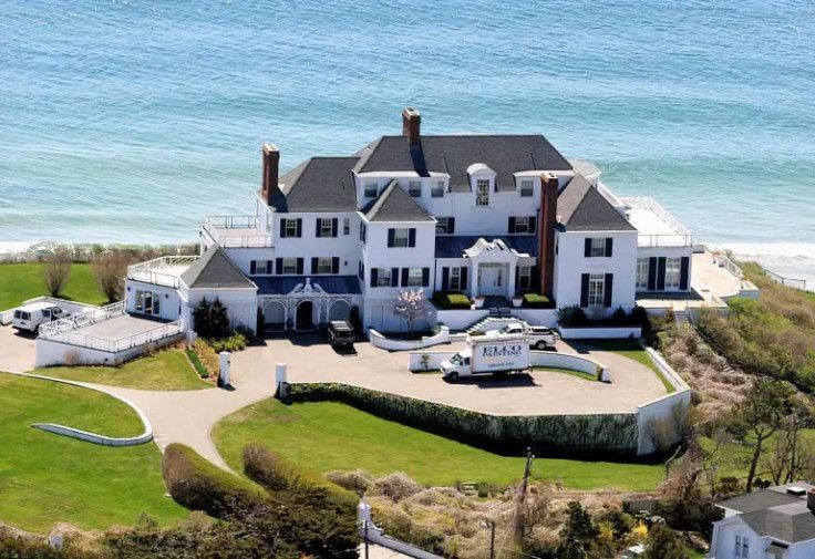 Taylor Swift\'s Rhode Island Mansion / Credit: X