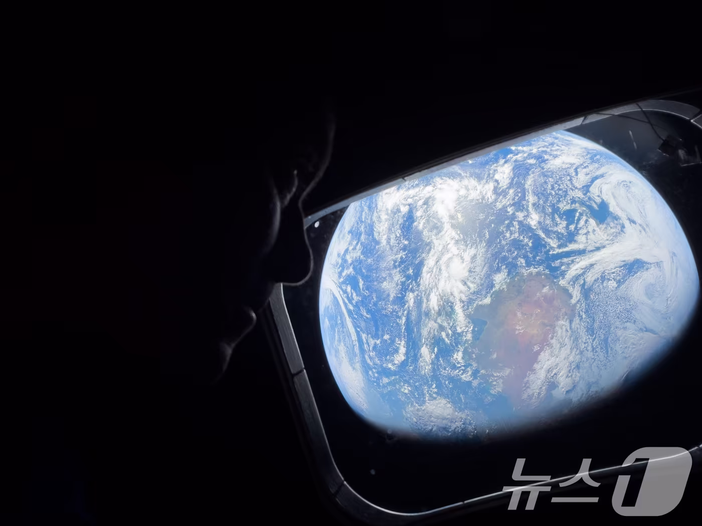 스페이스X 상장 앞두고 '우주 ETF' 경쟁 점화…ACE·TIGER 동시 출격 3 수익률 '세 자릿수' 기본…스페이스X 기대감 '우주 ETF' 불 붙는다 - 뉴스1