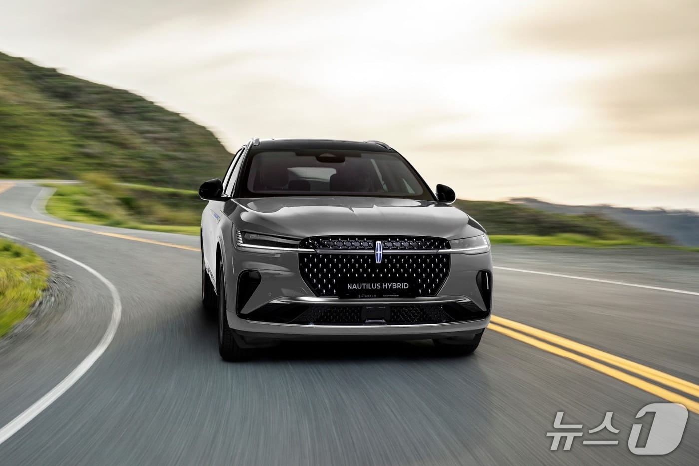 車기자협회, 4월의 차 '링컨 노틸러스 하이브리드' 선정 - 뉴스1