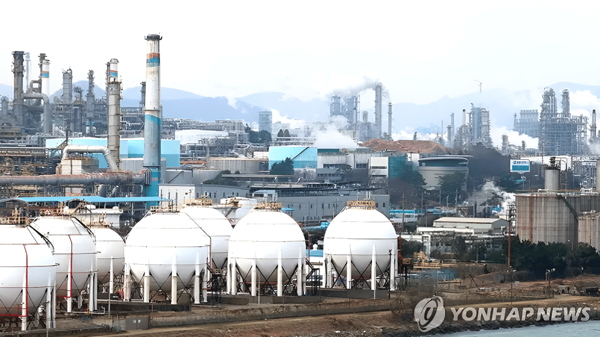 '매점매석 금지' 나프타, 정부 개입… '중동발 공급망 위기' 선제 차단 1 나프타 매점매석 금지