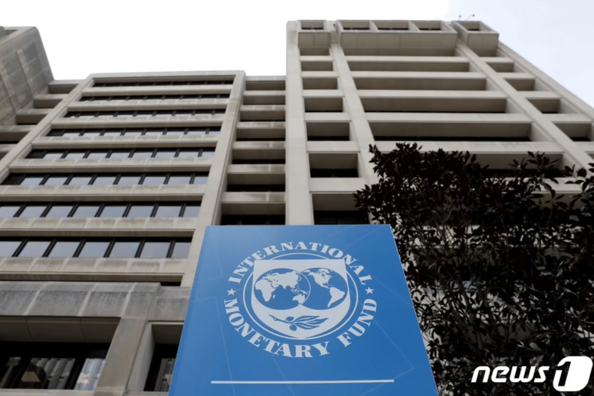 IMF 경고, 아시아 물가 두 배 뛴다… 한국은 안전한가? 3 IMF, 한국 부채 증가 경고