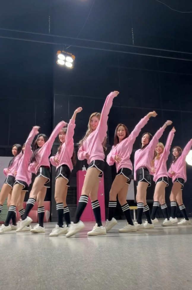 아이오아이 공식 채널 영상 