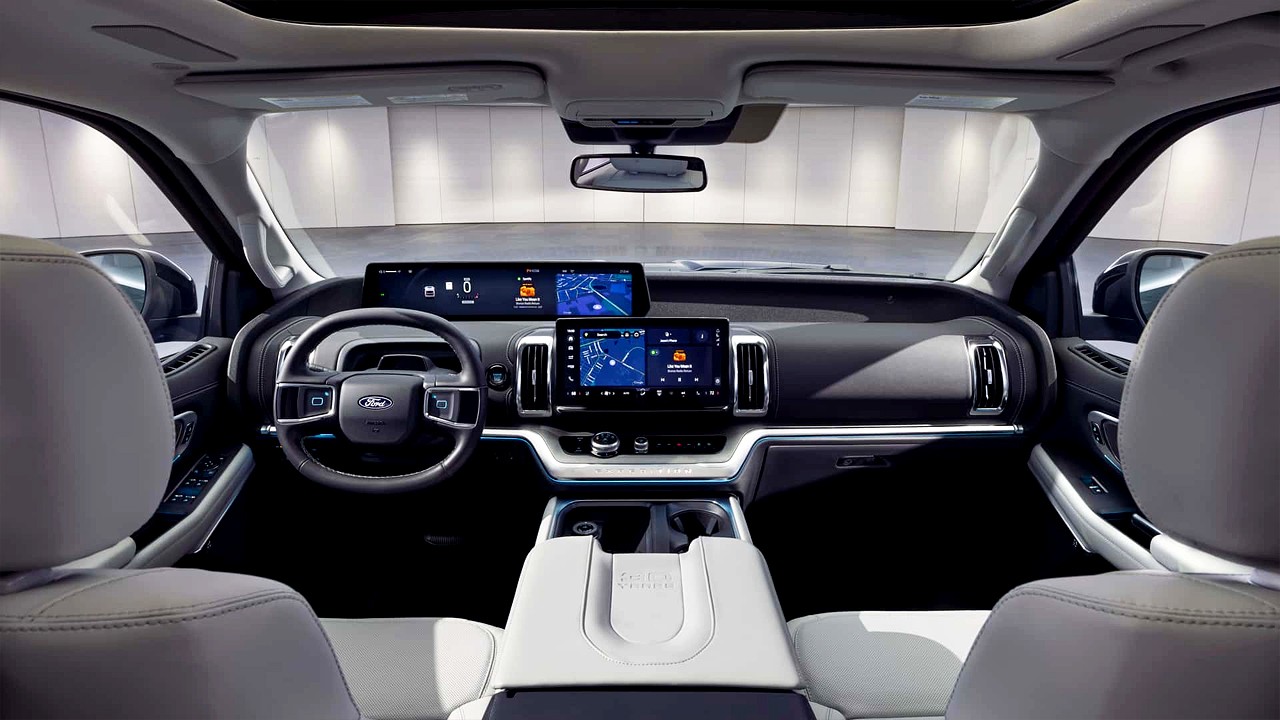 2027 포드 익스페디션 30주년 기념 외관 패키지 센터페시아 / 사진=포드