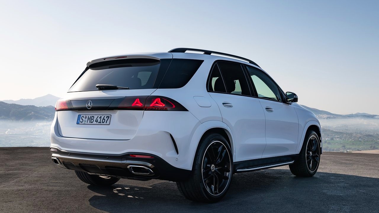 2027 메르세데스-벤츠 GLE 후측면 쿼터 뷰 / 사진=메르세데스-벤츠