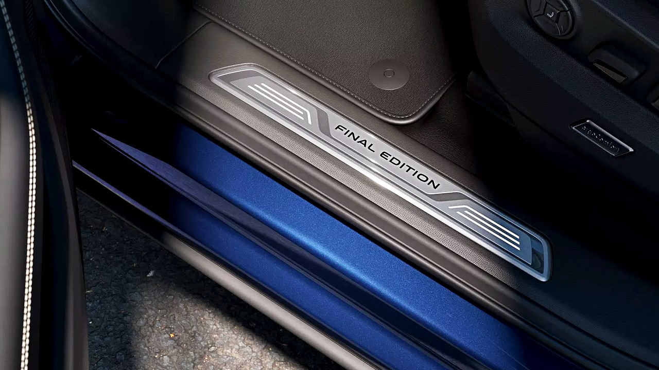 폭스바겐 투아렉 파이널 에디션 도어스커프 / 사진=폭스바겐