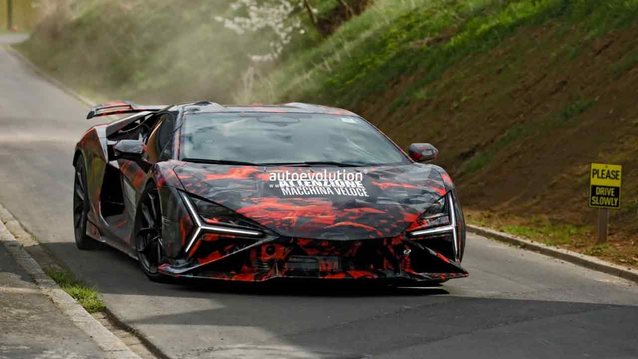 람보르기니 레부엘토 SV 테스트카 스파이샷 / 사진=autoevolution