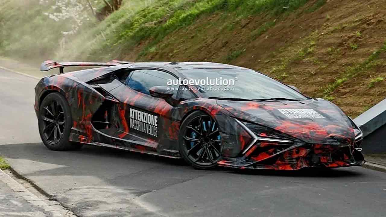람보르기니 레부엘토 SV 테스트카 측면부 스파이샷 / 사진=autoevolution