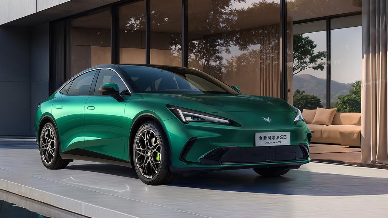BAIC 아크폭스 알파 S5 전측면 쿼터 뷰 / 사진=BAIC