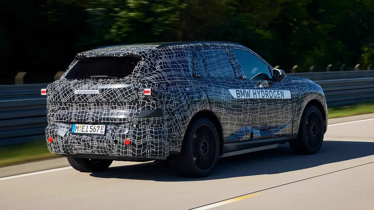 BMW iX5 수소차 테스트카 후면부 / 사진=topgear