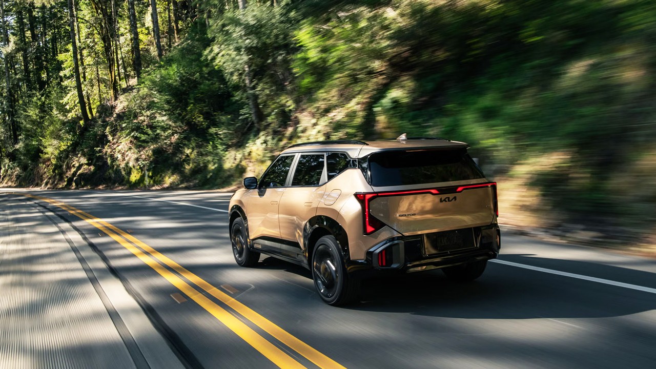 2026 기아 셀토스 북미사양 후측면 주행사진 / 사진=기아