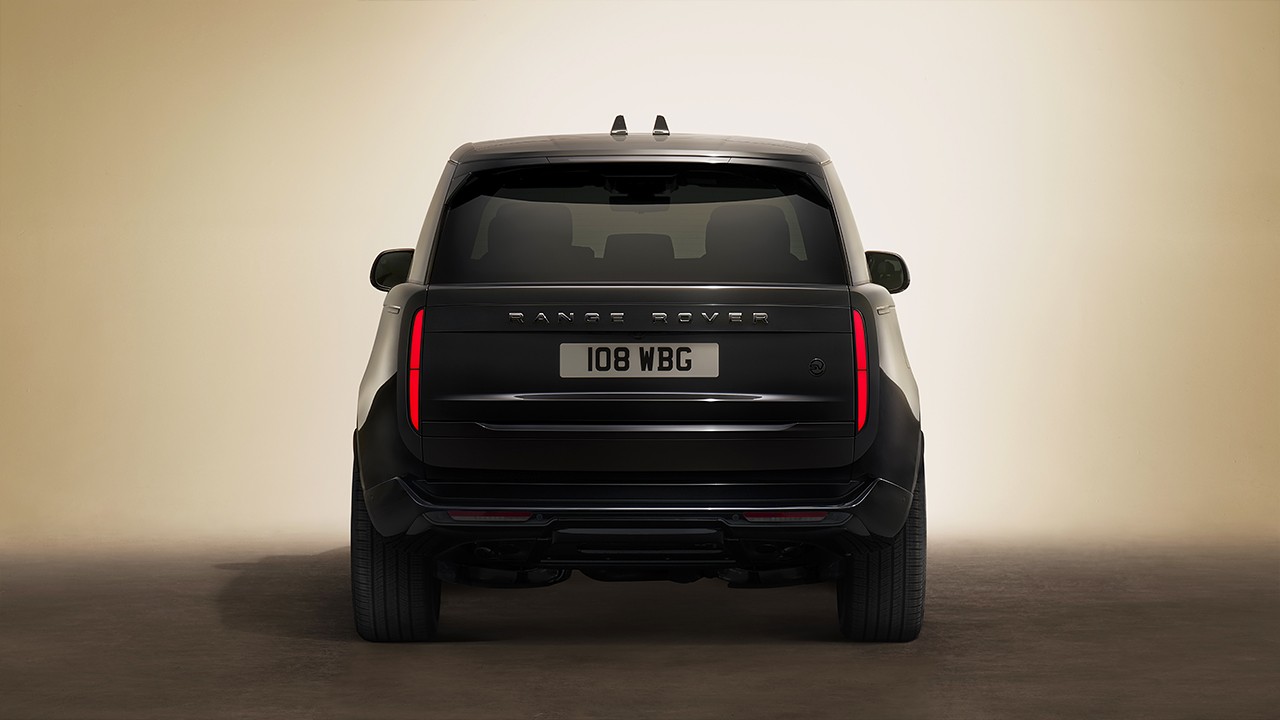 레인지로버 SV 블랙 후면부 / 사진=레인지로버