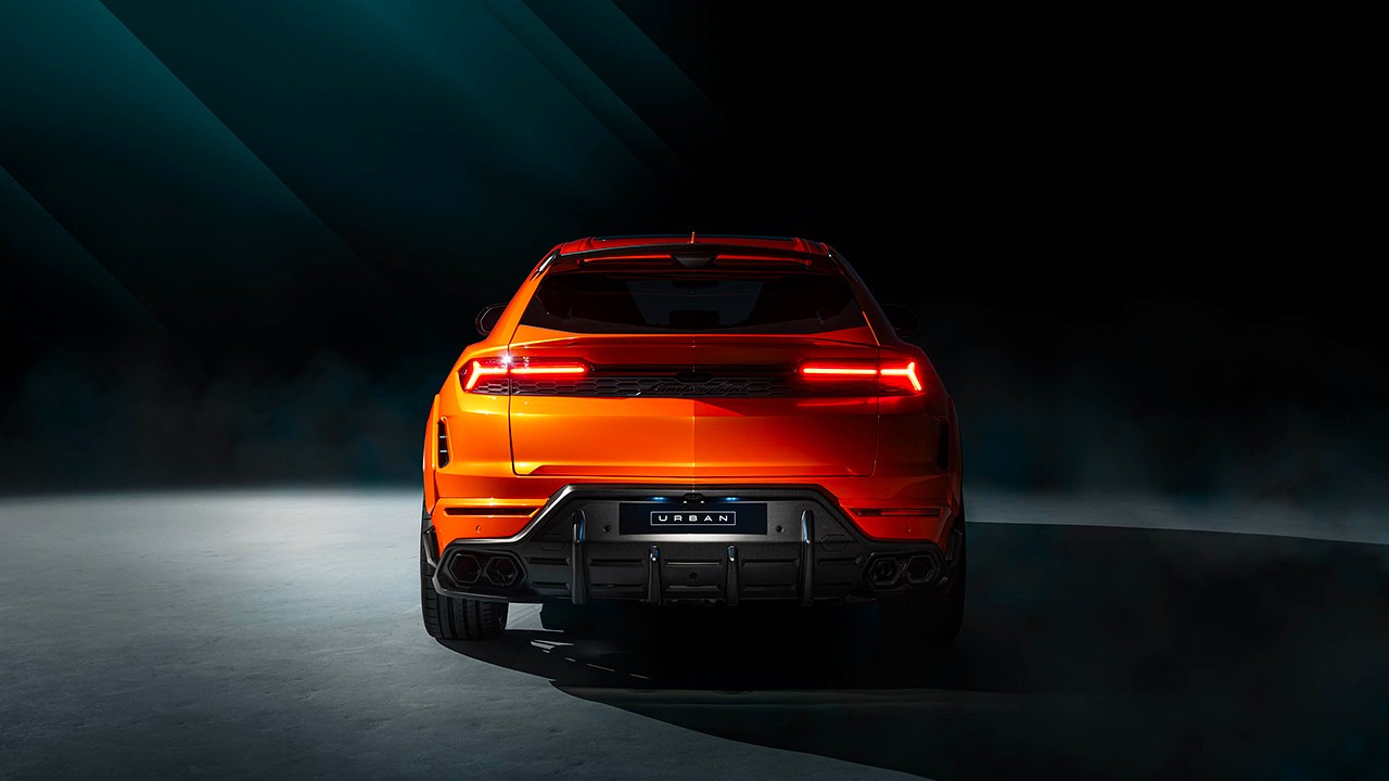 2026 어반 오토모티브 우루스 SE 와이드트랙 후면부 / 사진=어반 오토모티브