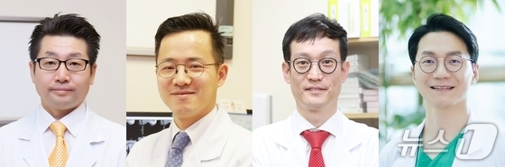 Professors Hong Joon Pyo, Seo Hyun Seok, Park Chang Sik and Kwon Jin Geun of Seoul Asan Medical Center’s Department of Plastic Surgery. / Courtesy of Provided by Seoul Asan Medical Center