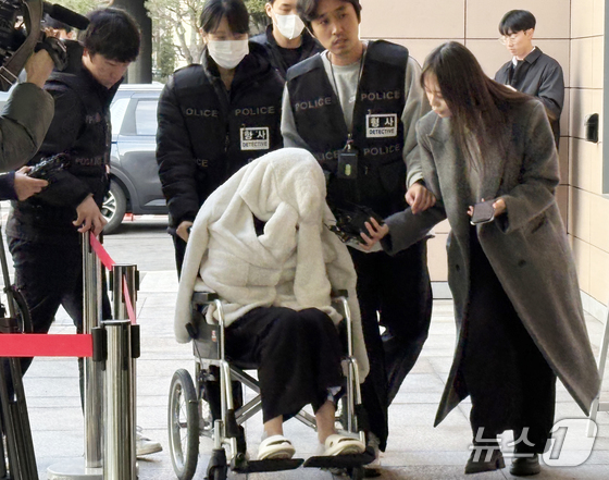 약물을 투약한 상태로 차량을 몰다 반포대교 난간을 뚫고 추락한 30대 여성 A씨. 2026.2.27 © 뉴스1 소봄이 기자