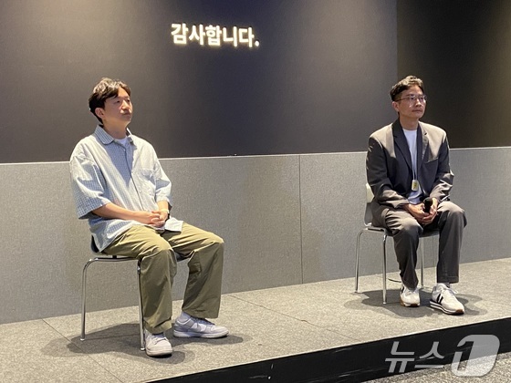 Kang Eun-gyu, right, head of future business platforms at Kakao Mobility, and Oh Doo-yong, head of robot development, attend a media study session at the company’s Pangyo headquarters in Seongnam, South Korea, on May 12, 2026. / Courtesy of News1