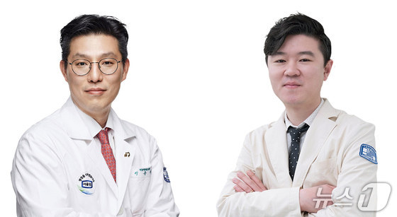 Professors Lee Yoon-seok and Bae Jeong-hoon of the Division of Colorectal Surgery at Seoul St. Mary’s Hospital Cancer Center / Provided by Catholic University of Korea Seoul St. Mary\'s Hospital