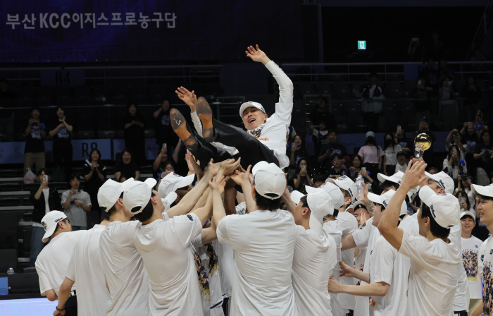 KCC, 챔프전 우승<YONHAP NO-8290>