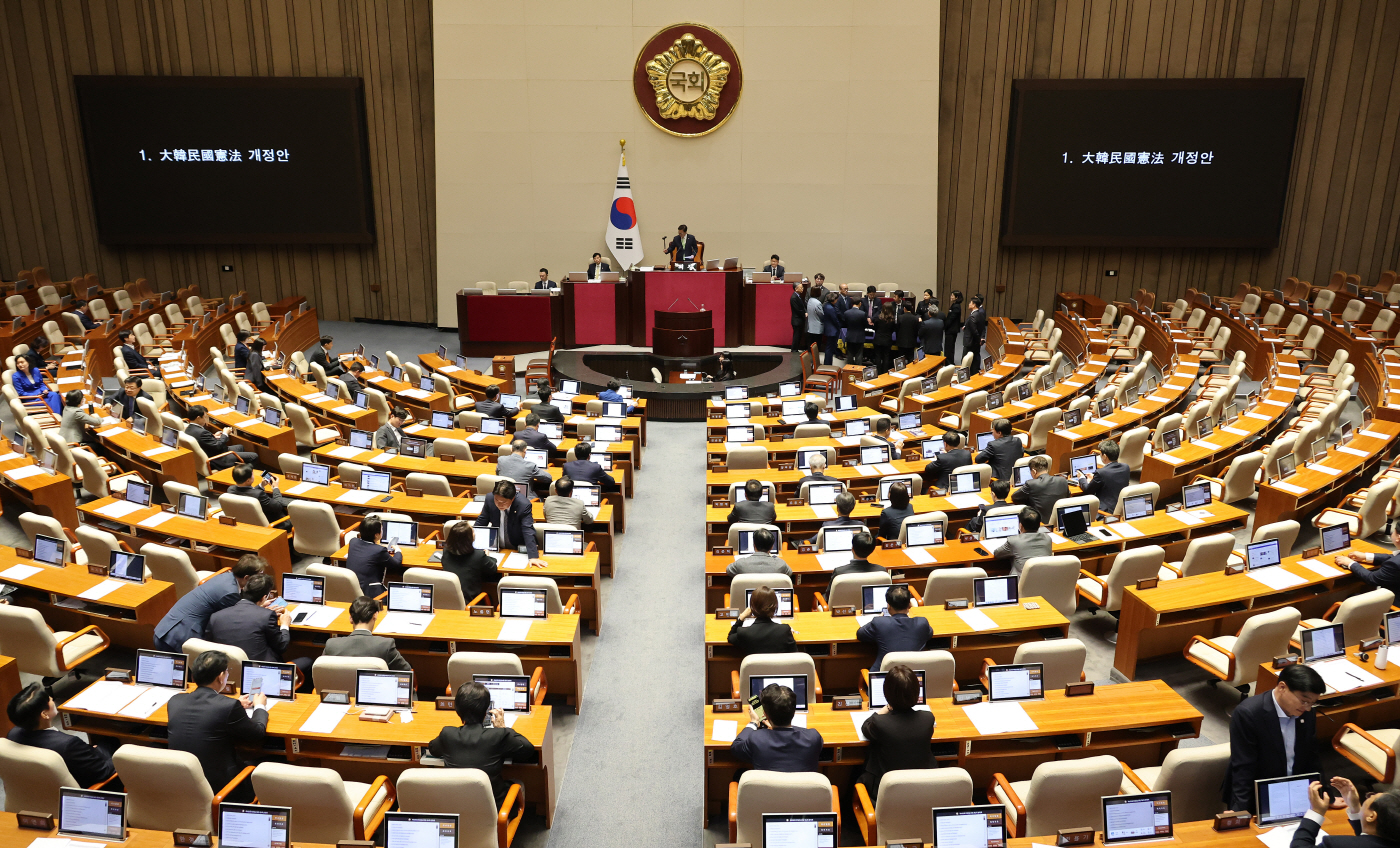 국회, 개헌안 투표불성립 선언<YONHAP NO-5303>
